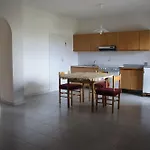 托尔托拉度假屋 公寓 *