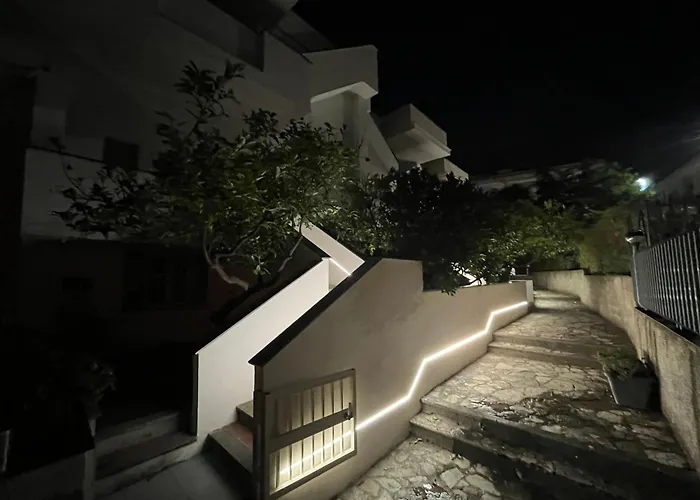 托尔托拉度假屋 *